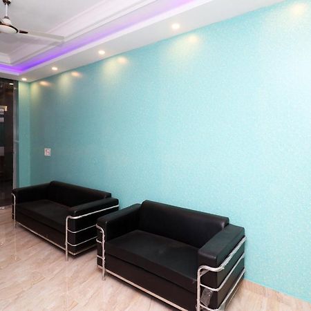 Oyo 25130 Hotel Royal Inn New Delhi Bagian luar foto