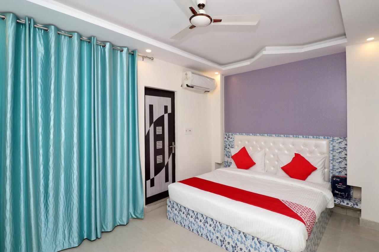 Oyo 25130 Hotel Royal Inn New Delhi Bagian luar foto