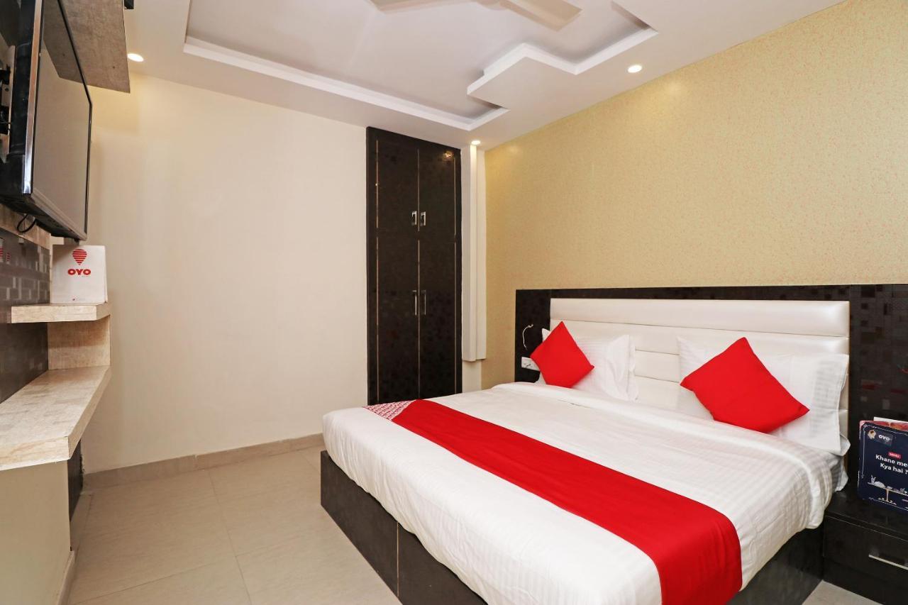 Oyo 25130 Hotel Royal Inn New Delhi Bagian luar foto
