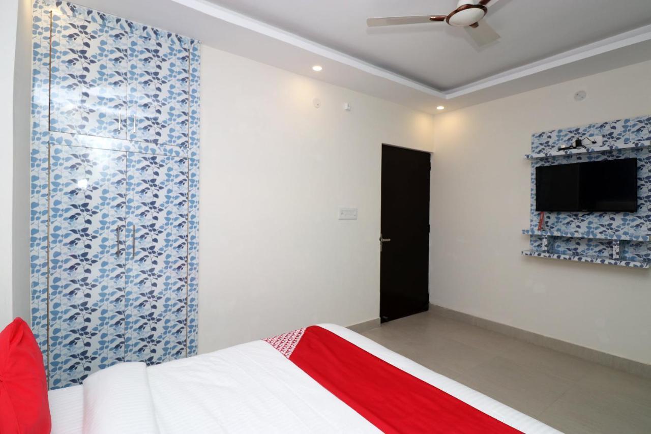 Oyo 25130 Hotel Royal Inn New Delhi Bagian luar foto
