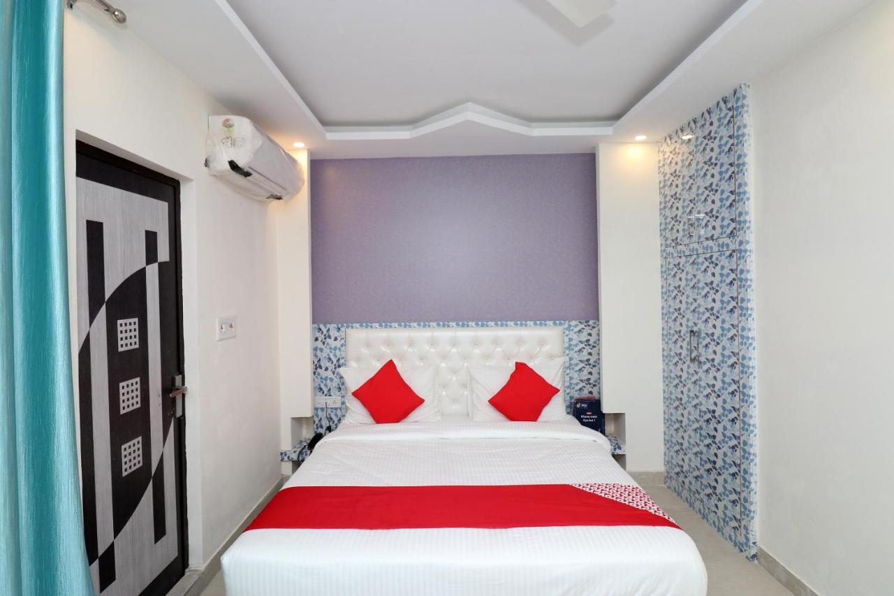Oyo 25130 Hotel Royal Inn New Delhi Bagian luar foto