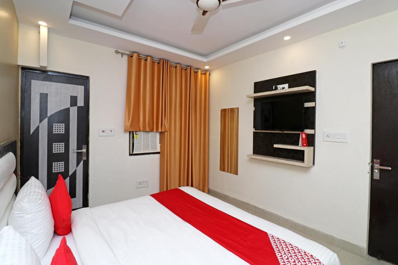 Oyo 25130 Hotel Royal Inn New Delhi Bagian luar foto
