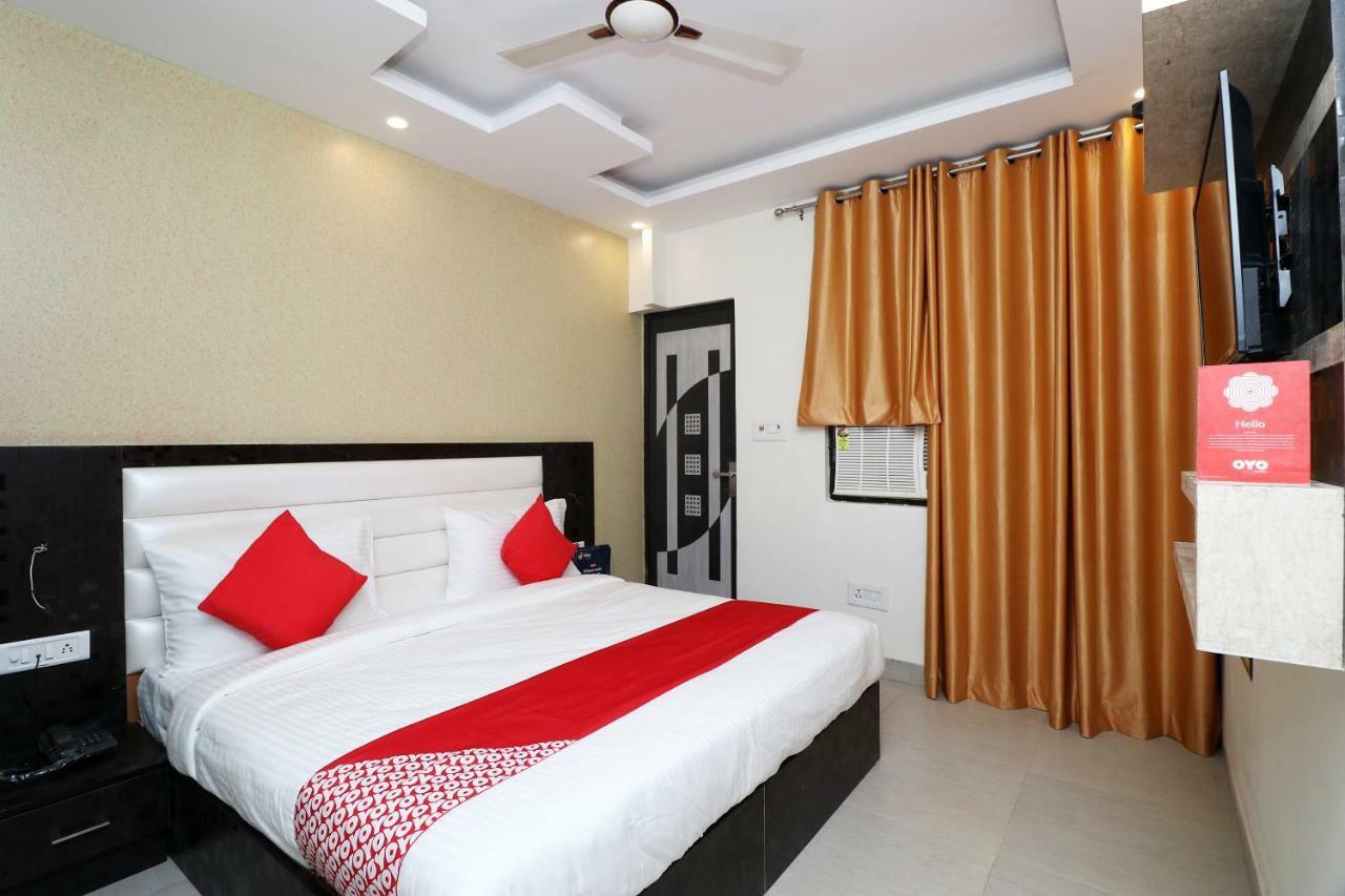 Oyo 25130 Hotel Royal Inn New Delhi Bagian luar foto