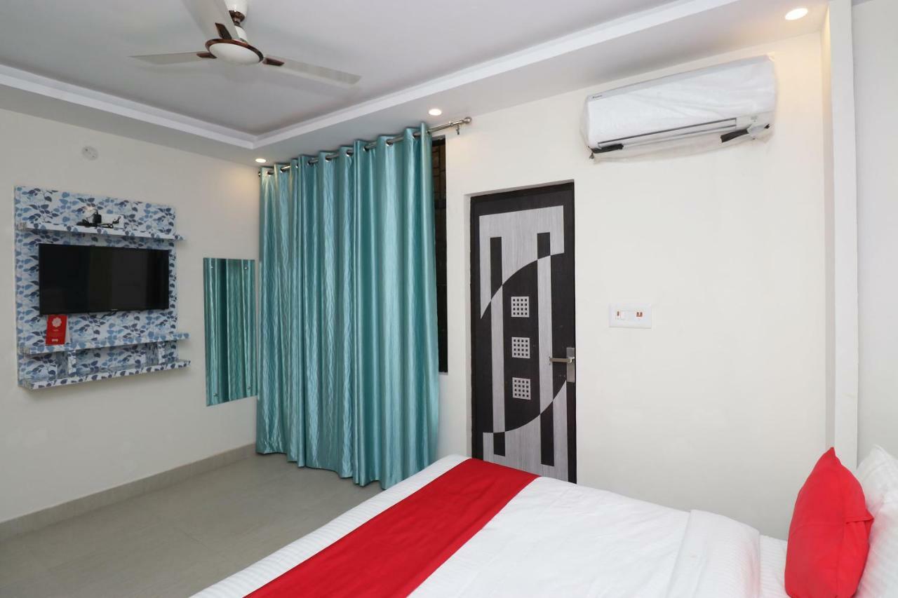 Oyo 25130 Hotel Royal Inn New Delhi Bagian luar foto