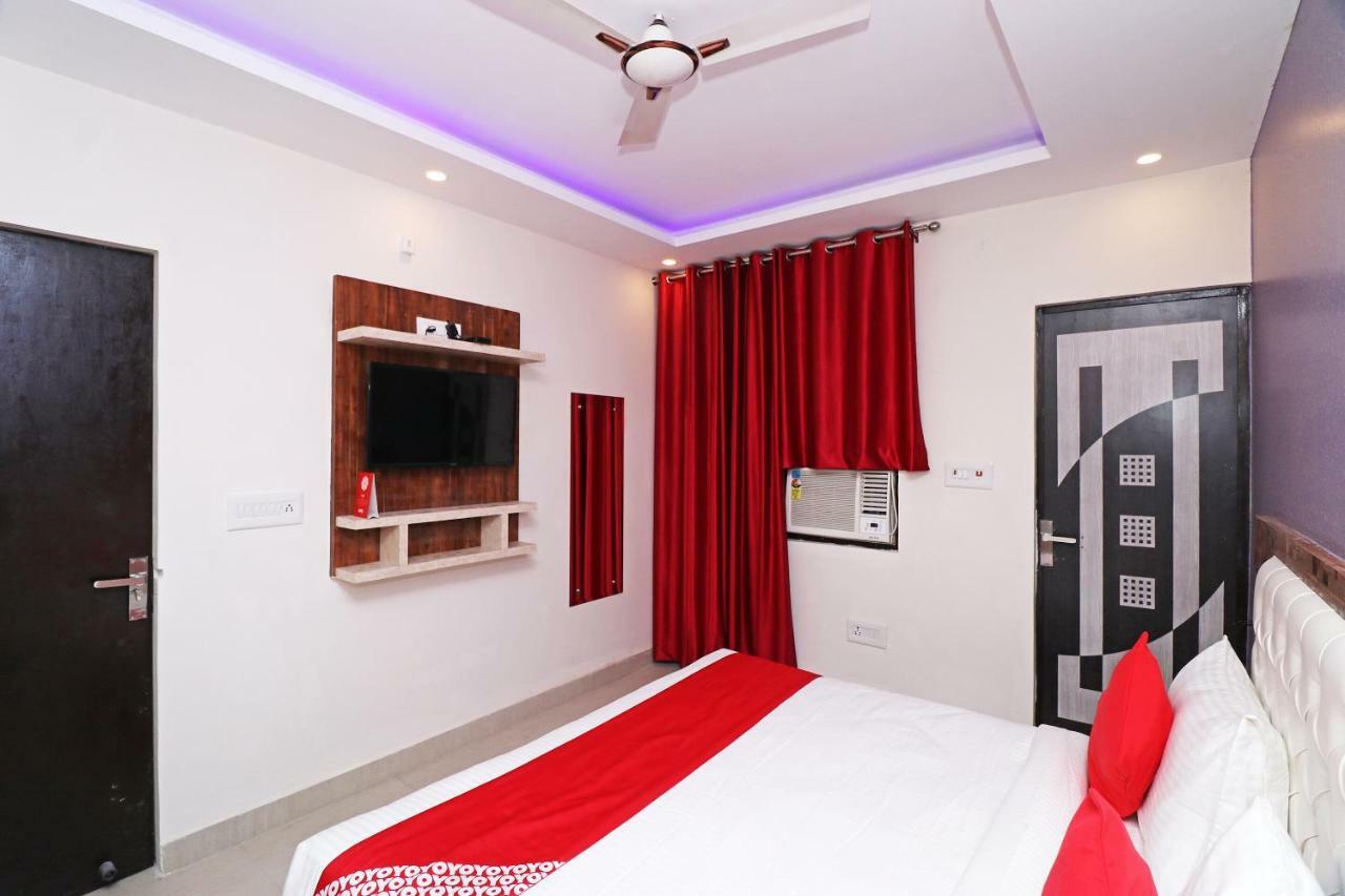 Oyo 25130 Hotel Royal Inn New Delhi Bagian luar foto